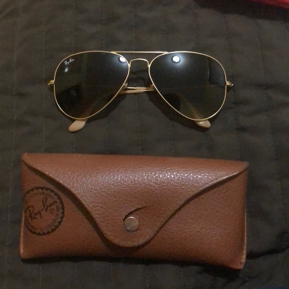 Ray ban aviators with case